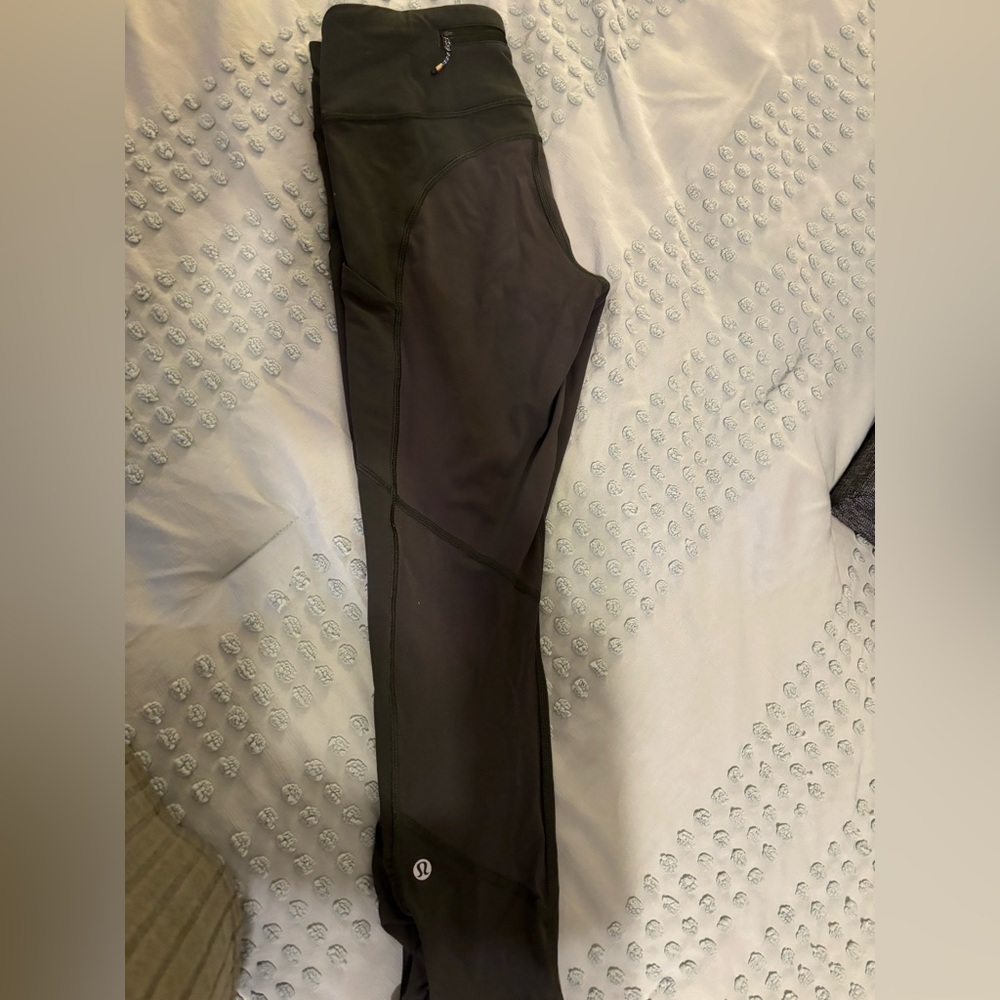 Lululemon Speed Tight Ruched Ankle in  hunter Green. 7/8 length.  Womens Sz 6